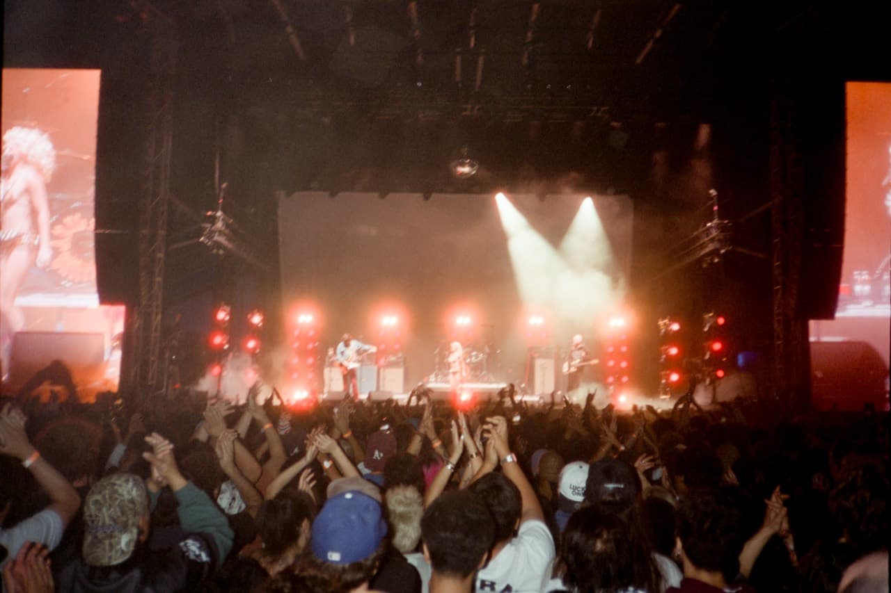 Concert Wide Frame